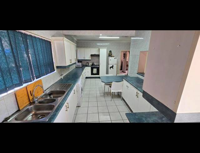 3 BEDROOM HOUSE FOR SALE IN FREEWAY PARK